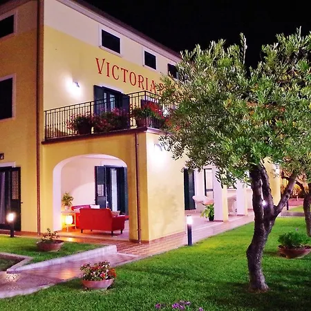 Victoria 3*